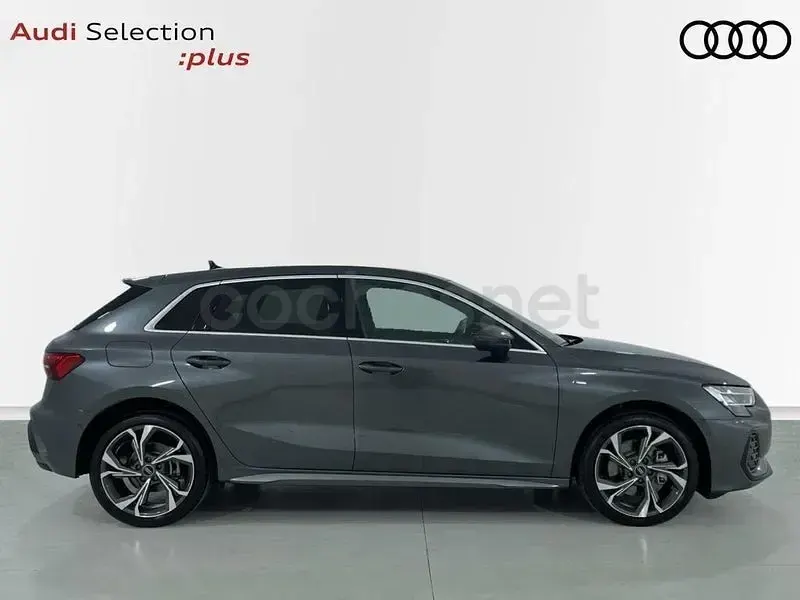 Usado Audi A3 S-Line 204 CV (150 kW) 2026 Gris / plata Berlina