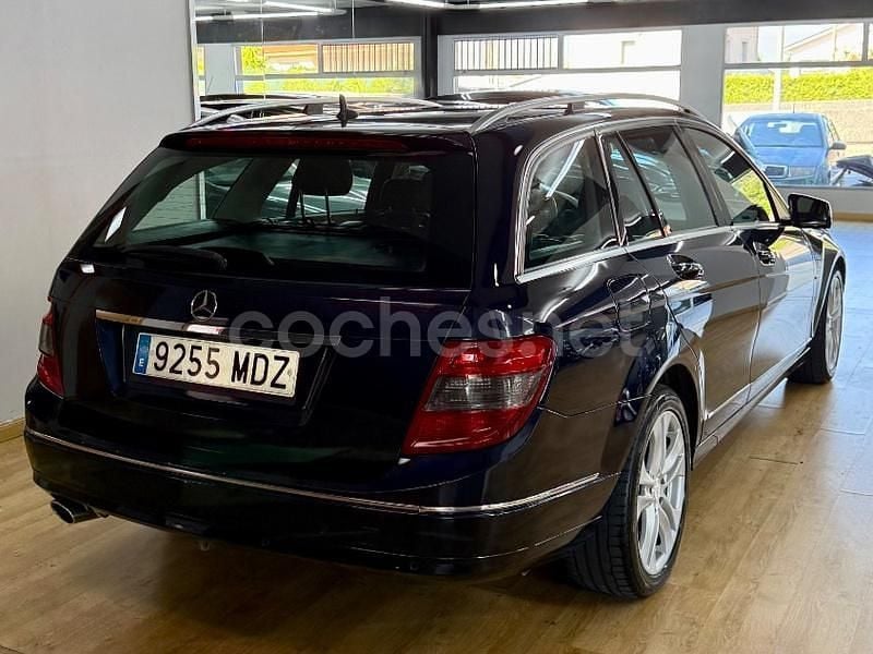 Usado Mercedes C220 Avantgarde 170 CV (125 kW) 2009 Azul Familiar