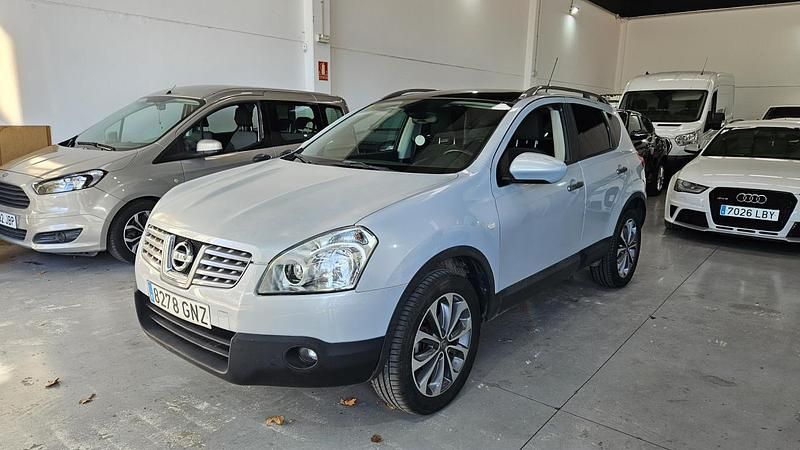 Gris Usado 2009 Nissan Qashqai Tekna SUV | 8990 € (Precio justo) - Imagen 1/4