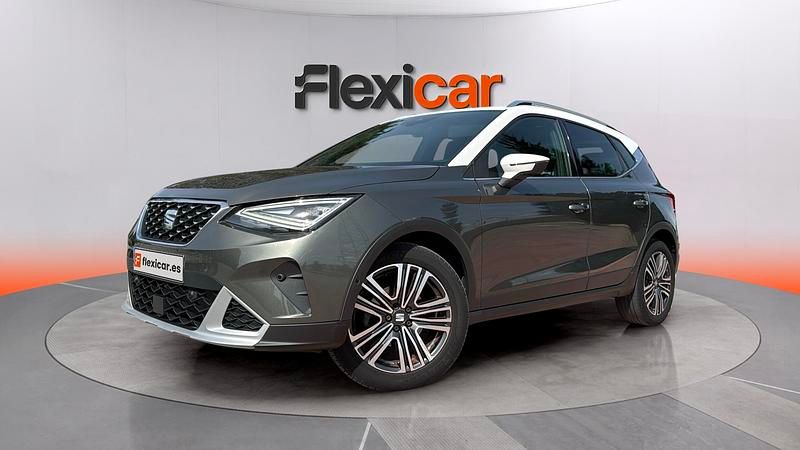 Usado Seat Arona Xperience 110 CV (80 kW) 2023 Gris SUV