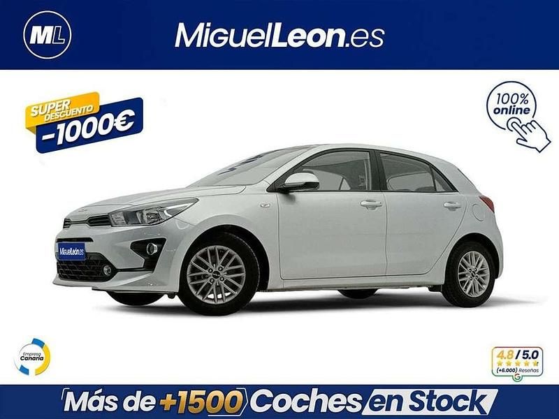 Usado Kia Rio 101 CV (74 kW) 2023 Gris Berlina