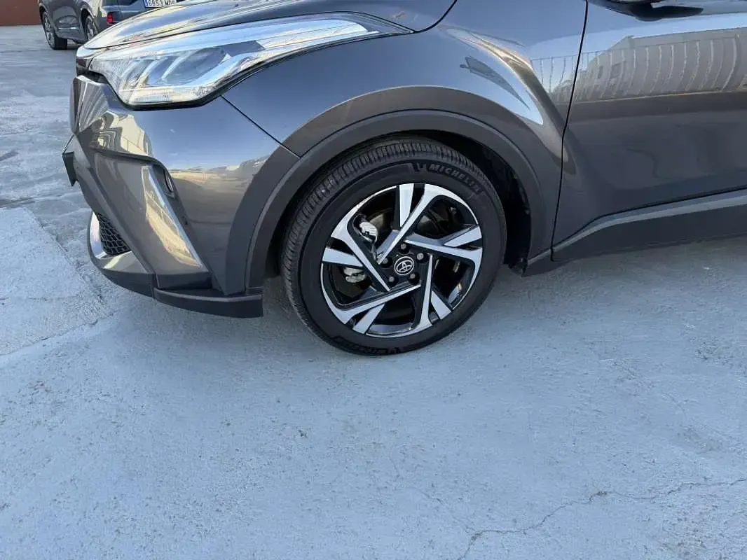 Usado Toyota C-HR Advance 140 CV (102 kW) 2023 Gris SUV