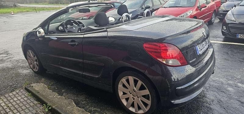 Usado Peugeot 207 CC Sport 109 CV (80 kW) 2010 Negro Descapotable