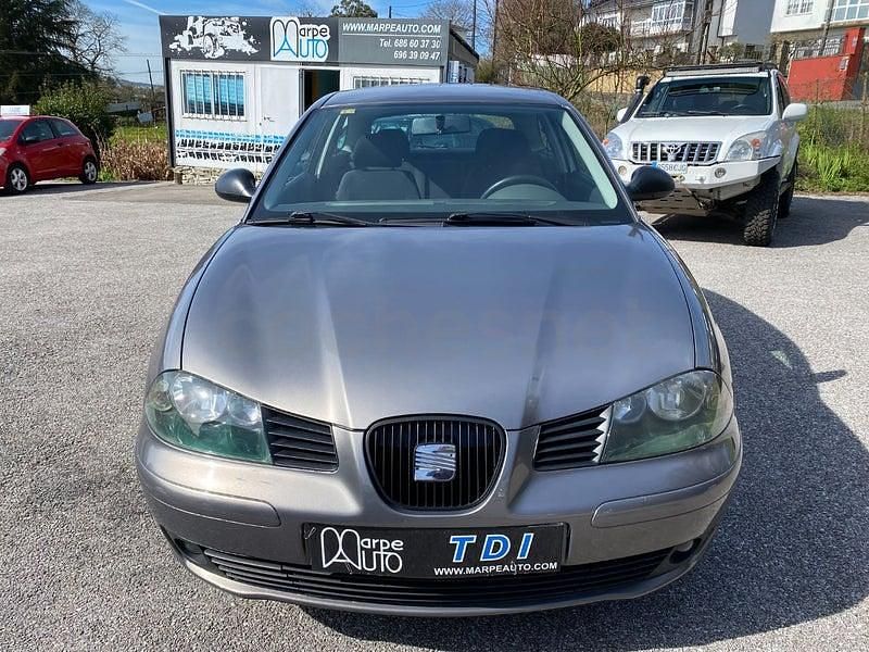 Usado Seat Ibiza Sport 100 CV (73 kW) 2002 Gris / plata Utilitario