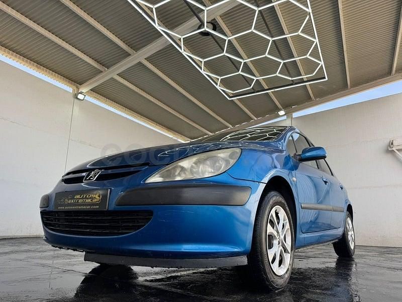 Usado Peugeot 307 90 CV (66 kW) 2004 Azul Berlina