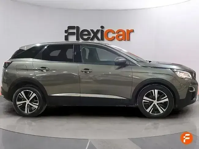 Usado Peugeot 3008 Allure 120 CV (88 kW) 2017 Gris SUV