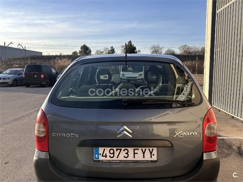 Usado Citroën Xsara Picasso 92 CV (67 kW) 2008 Negro Monovolumen