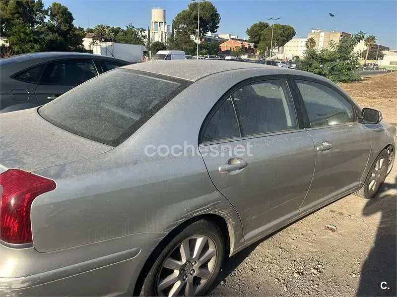 Usado Toyota Avensis Sol 116 CV (85 kW) 2006 Gris / plata Berlina