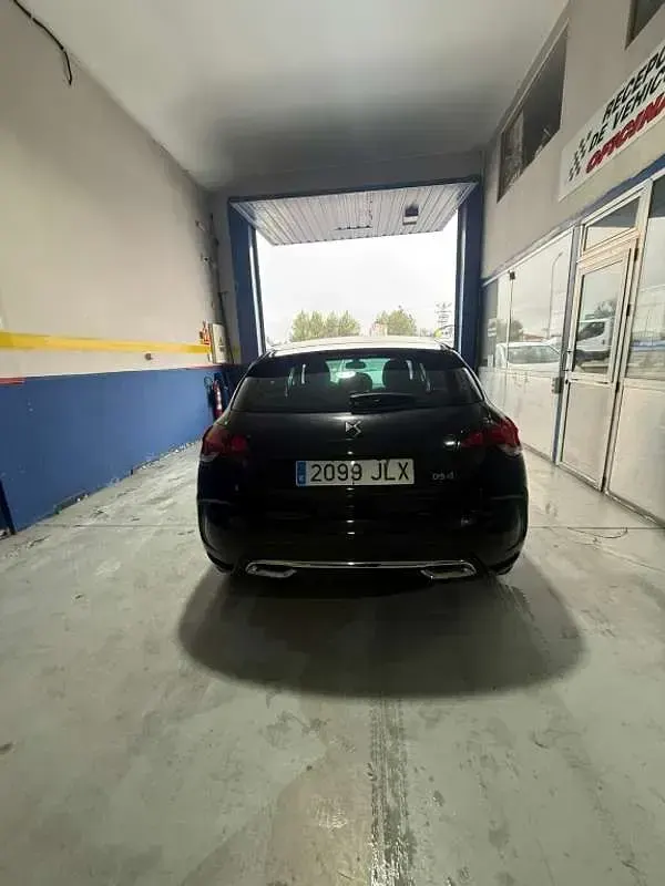 Usado DS Automobiles DS4 Design 99 CV (72 kW) 2016 Negro Utilitario