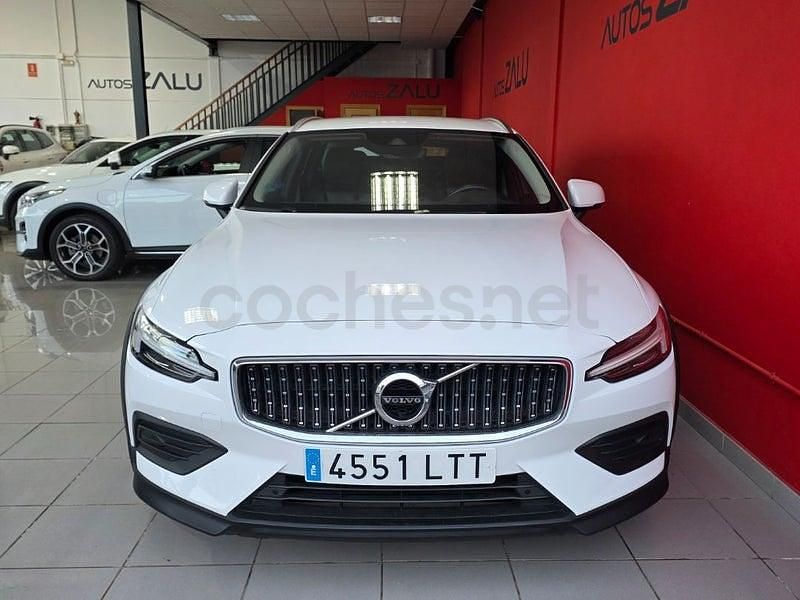 Usado Volvo V60 CC Pro 197 CV (144 kW) 2021 Blanco Familiar