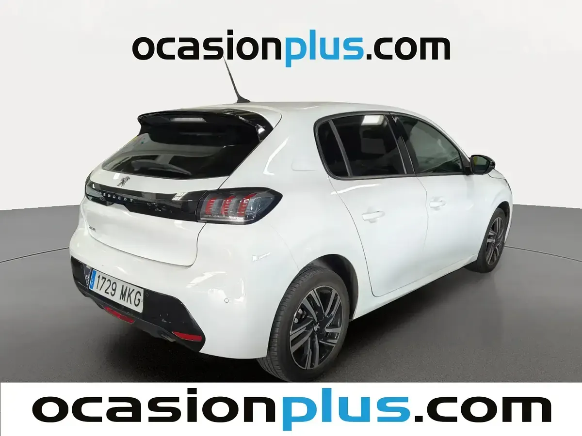Usado Peugeot 208 Allure 100 CV (73 kW) 2023 Blanco Utilitario