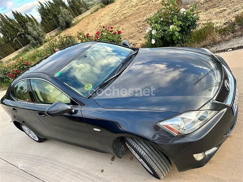 Usado Lexus IS220d Luxury Line 177 CV (130 kW) 2006 Gris / plata Berlina