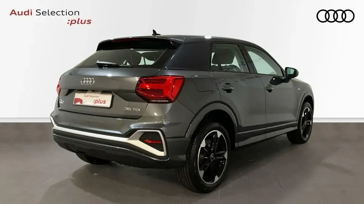 Usado Audi Q2 S-Line 150 CV (110 kW) 2024 Gris SUV