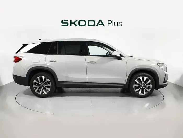 Begagnad Skoda Kodiaq Selection 150 HK (110 kW) 2024 Grå SUV