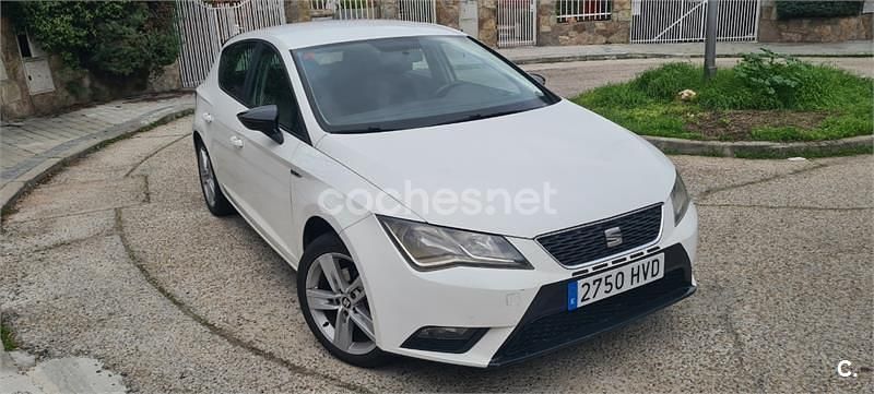 Usado Seat Leon Style 110 CV (80 kW) 2014 Blanco Berlina