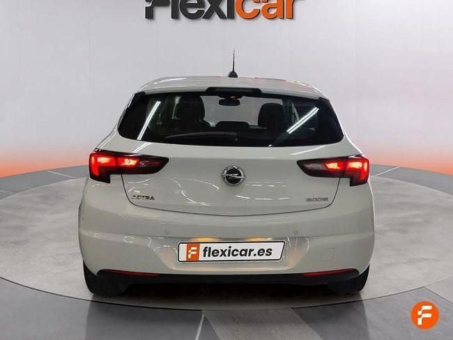Usado Opel Astra Expression 150 CV (110 kW) 2017 Blanco