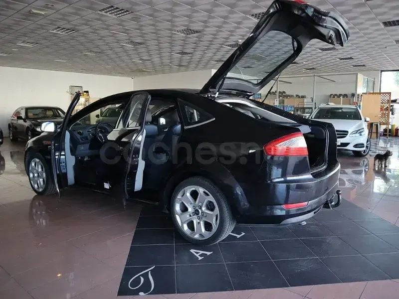 Usado Ford Mondeo Trend 140 CV (102 kW) 2007 Negro Berlina