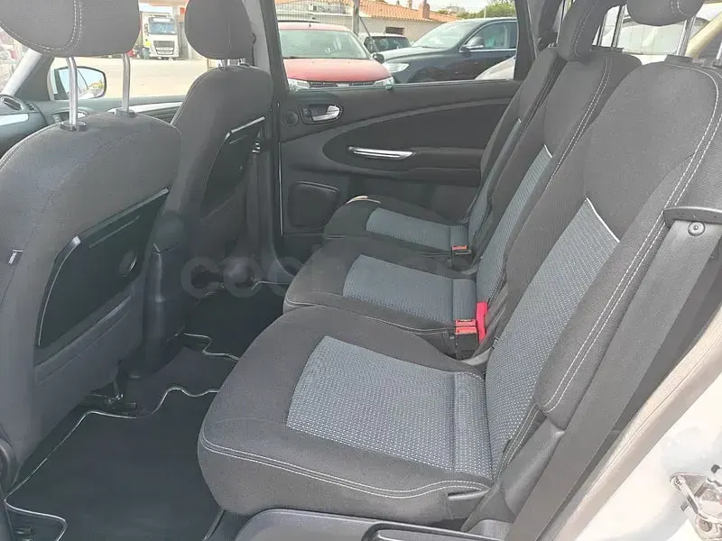 Usado Ford S-MAX Limited 140 CV (102 kW) 2015 Blanco Monovolumen