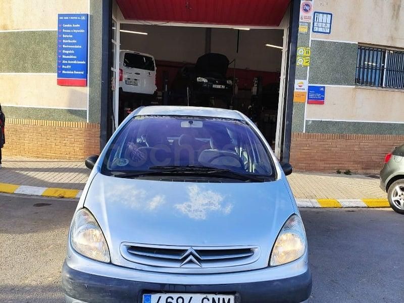Gris / plata Usado 2003 Citroën Xsara Picasso Monovolumen | 2500 € (Precio justo) - Imagen 1/4