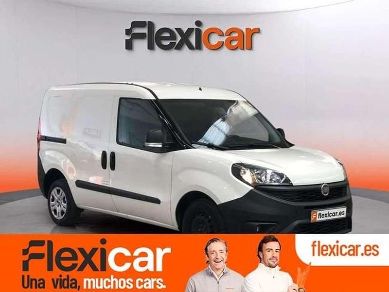 Blanco Usado 2022 Fiat Doblò Monovolumen | 10.490 € (Buen precio) - Imagen 1/4