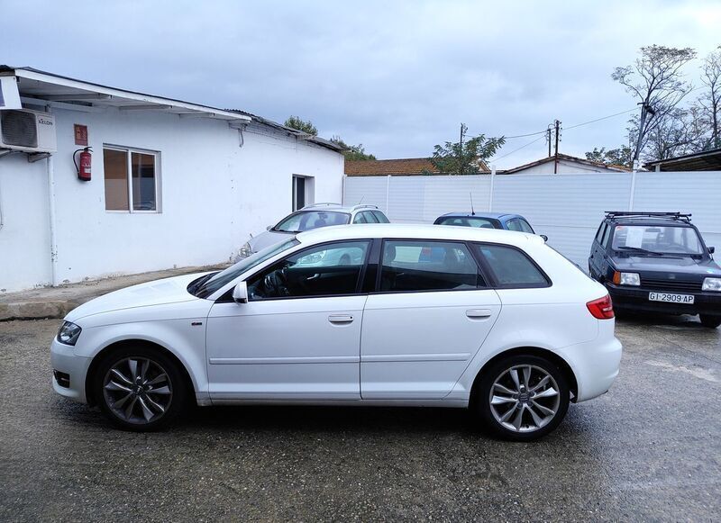 Usado Audi A3 139 CV (102 kW) 2011 Blanco Utilitario