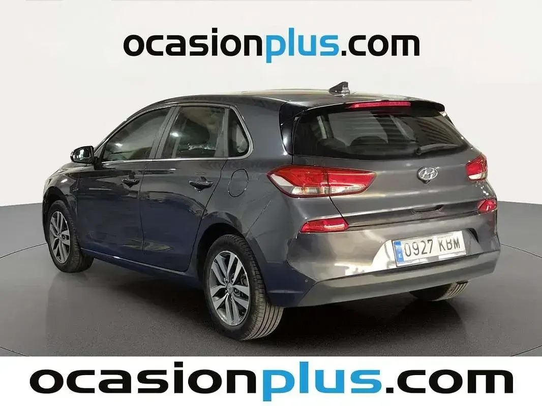 Usado Hyundai i30 110 CV (80 kW) 2017 Gris Utilitario