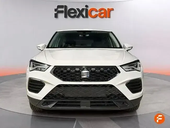 Begagnad Seat Ateca Reference 110 HK (80 kW) 2023 Vit SUV