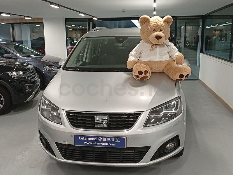 Usado Seat Alhambra 150 CV (110 kW) 2022 Gris / plata Monovolumen