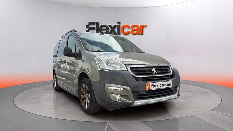 Begagnad Peugeot Partner Tepee Active 110 HK (80 kW) 2017 Minibuss
