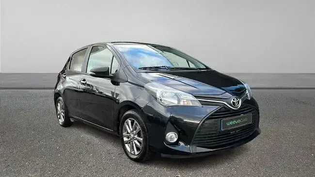 Usado Toyota Yaris Active 69 CV (50 kW) 2017 Negro