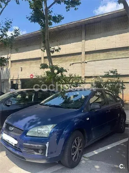 Usado Ford Focus Trend 100 CV (73 kW) 2006 Azul Berlina