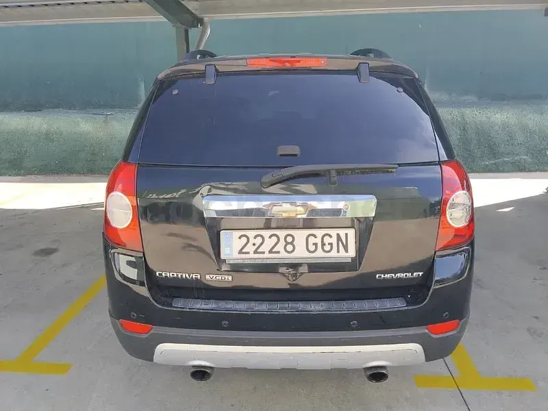 Usado Chevrolet Captiva LT 150 CV (110 kW) 2008 Negro SUV