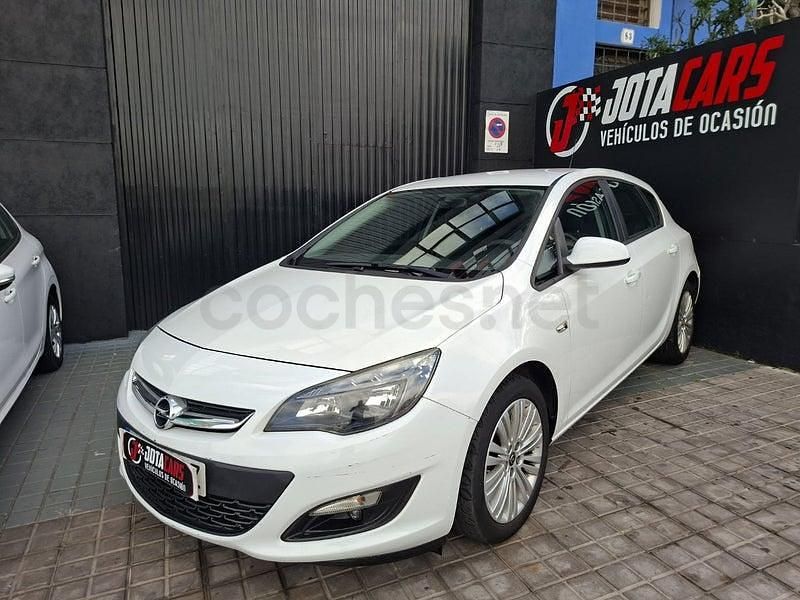 Usado Opel Astra Excellence 140 CV (102 kW) 2015 Blanco Berlina