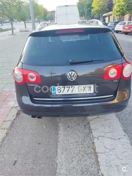 Usado VW Passat Advance 110 CV (80 kW) 2010 Negro Familiar
