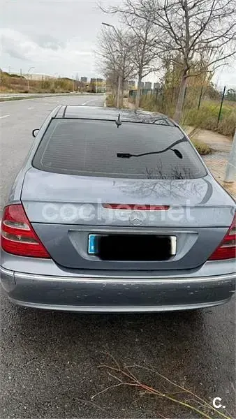 Usado Mercedes E320 Avantgarde 204 CV (150 kW) 2004 Azul Berlina