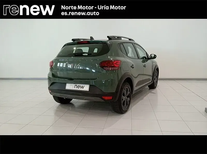 Usado Dacia Sandero Extreme 100 CV (73 kW) 2025 Verde Berlina