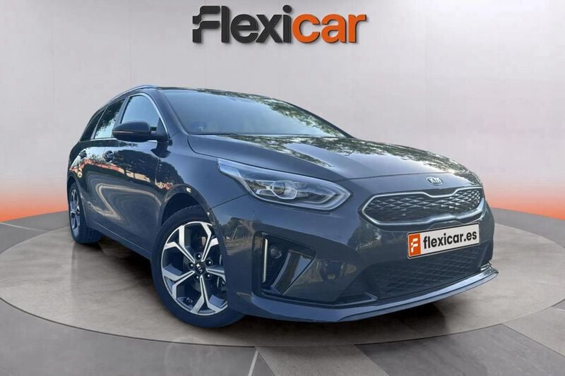 Negro Usado 2021 Kia Ceed GT-Line Familiar | 13.990 € (Precio justo) - Imagen 1/4