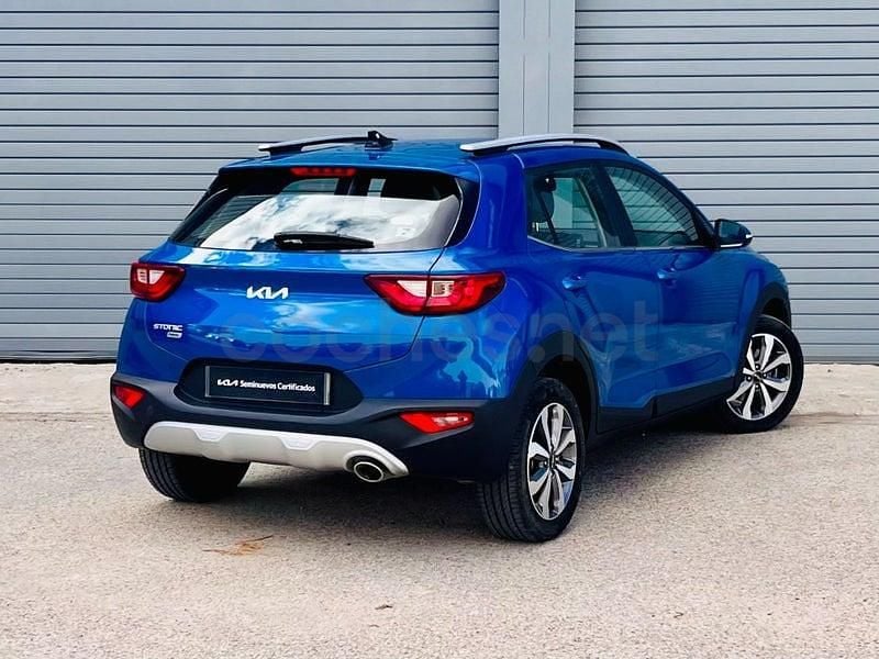 Usado Kia Stonic 100 CV (73 kW) 2024 Azul SUV