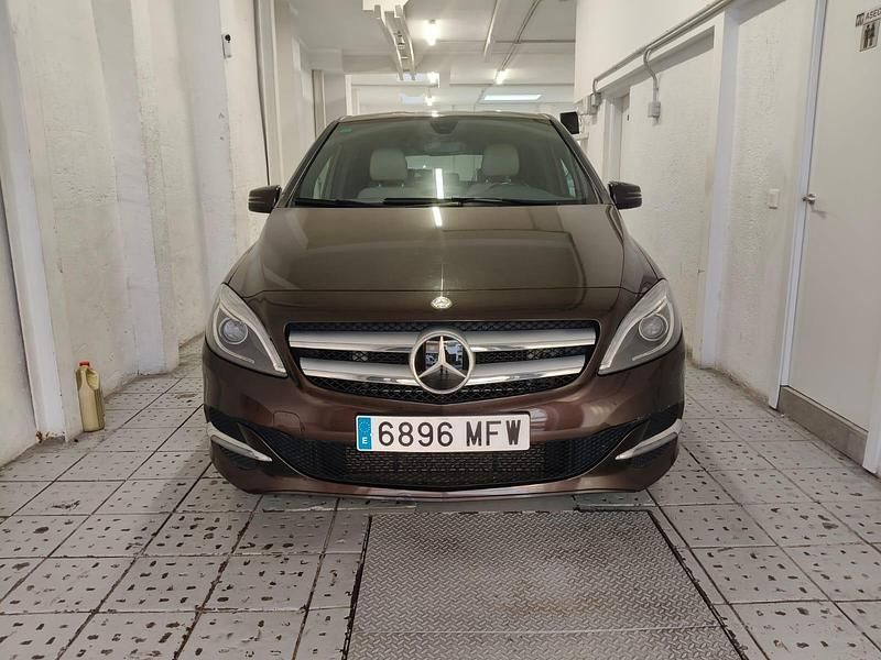 Usado Mercedes B250e 132 kW (180 CV) 2016 Marrón Monovolumen