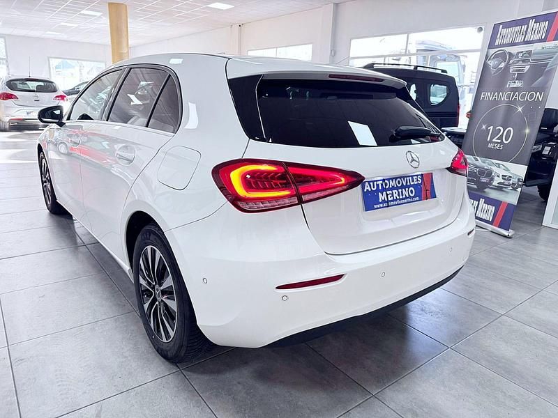Usado Mercedes A180 116 CV (85 kW) 2022 Blanco Berlina