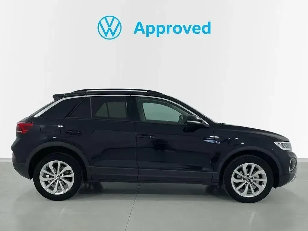 Usado VW T-Roc Life 110 CV (80 kW) 2024 Negro SUV