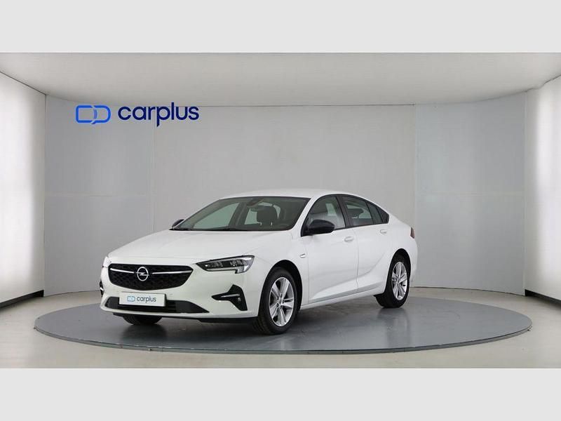Blanco alpino (sólido) Usado 2021 Opel Insignia Business Edition Berlina | 17.890 € (Un poco caro) - Imagen 1/4