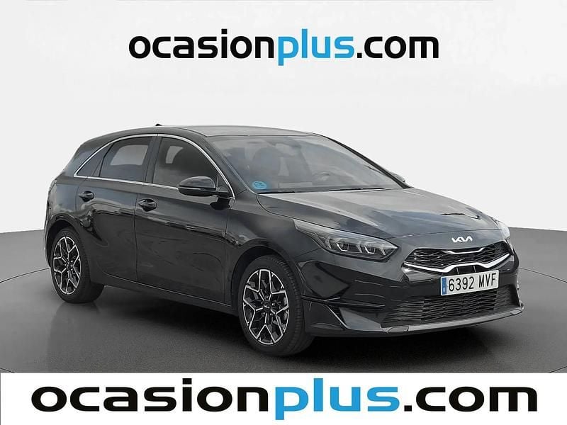 Usado Kia Ceed Edition 7 100 CV (73 kW) 2024 Negro Utilitario