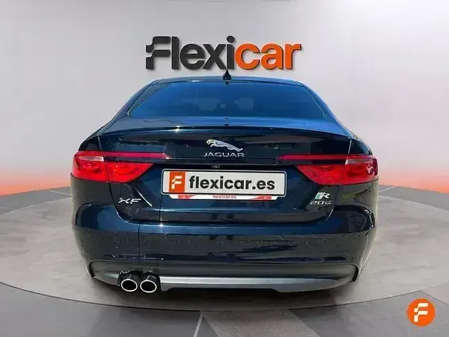 Usado Jaguar XF R-Sport 180 CV (132 kW) 2015 Azul Berlina