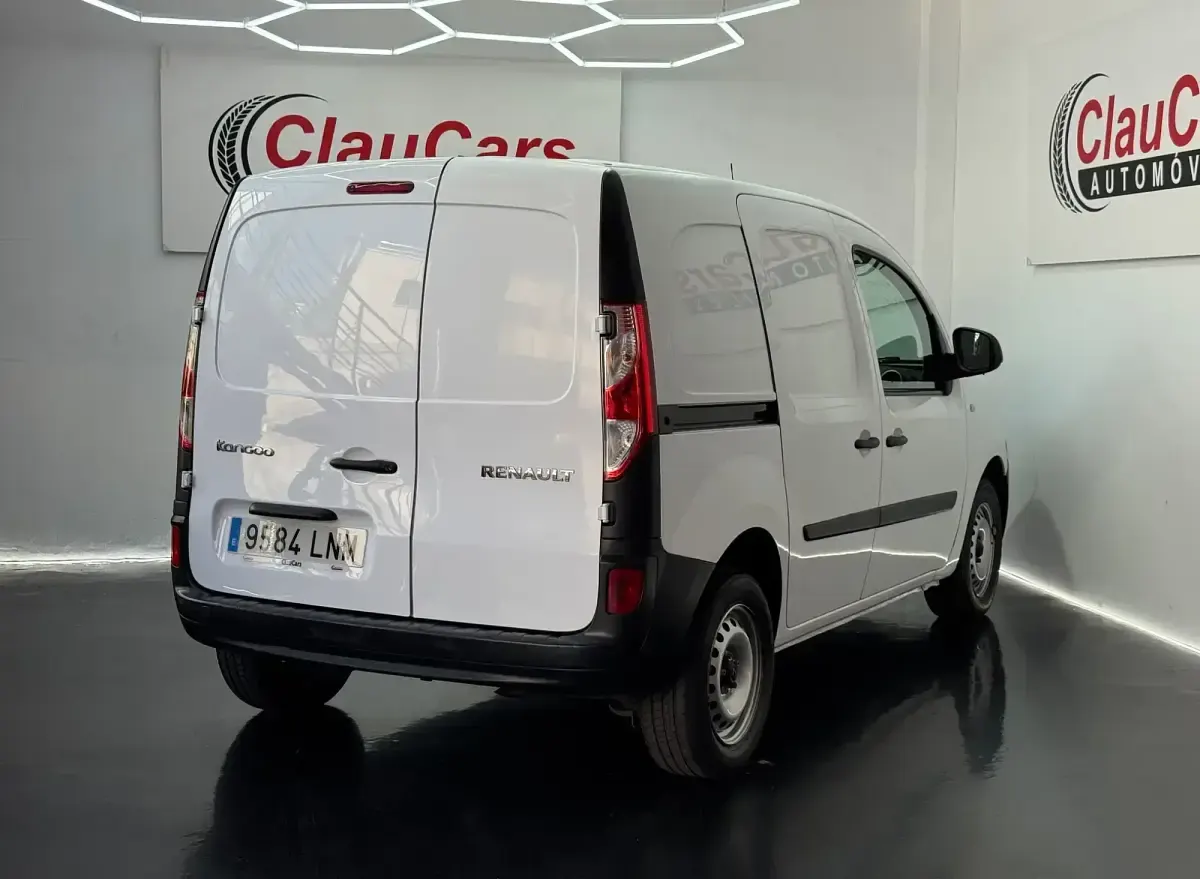 Usado Renault Kangoo 80 CV (58 kW) 2021 Blanco Monovolumen