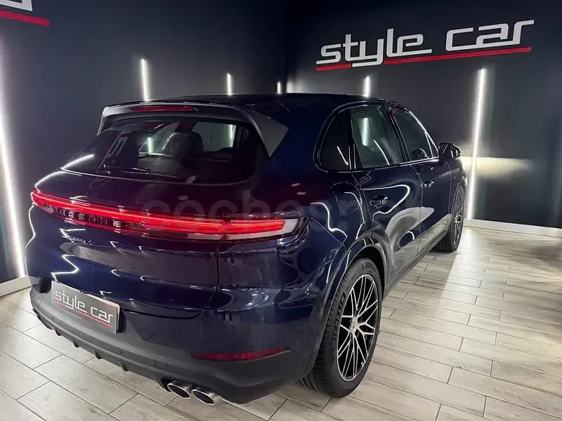 Usado Porsche Cayenne S E-Hybrid Black Edition 519 CV (381 kW) 2025 Azul SUV