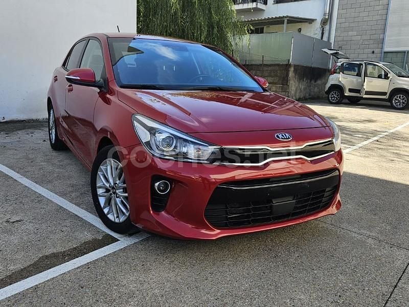 Granate Usado 2018 Kia Rio Berlina | 13.500 € (Precio justo) - Imagen 1/4