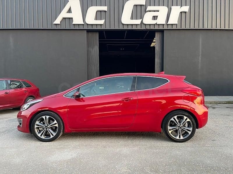 Usado Kia Ceed 120 CV (88 kW) 2017 Rojo Utilitario