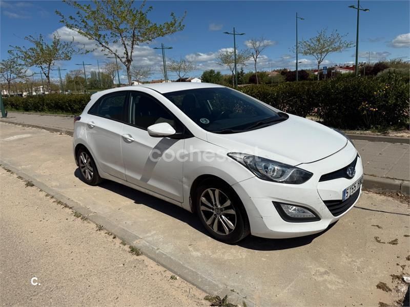 Blanco Usado 2012 Hyundai i30 Berlina | 3900 € - Imagen 1/4