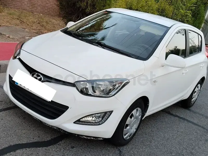 Usado Hyundai i20 85 CV (62 kW) 2012 Blanco Utilitario